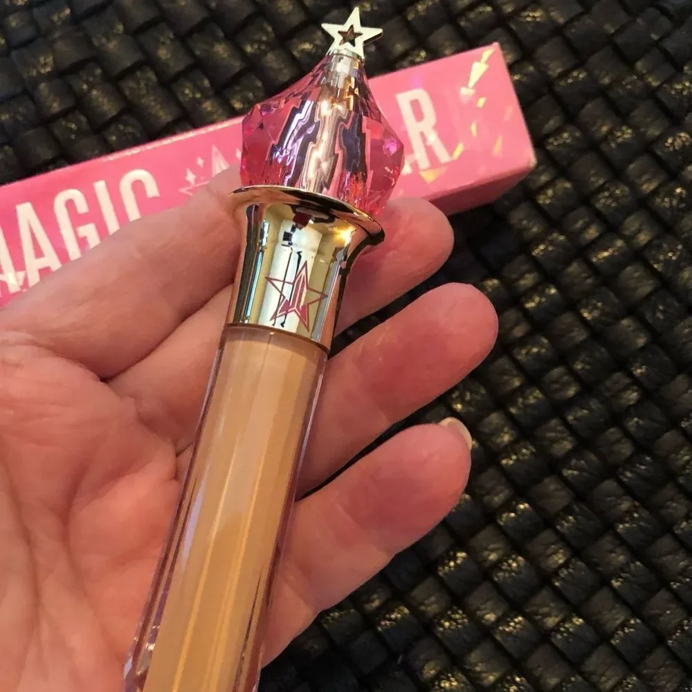 JEFFREE STAR - NWT Magic Star Concealer in C15.25 (Tan/Golden Peach Undertones)